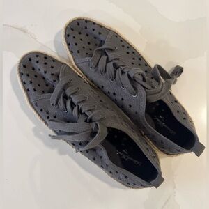 Universal Thread Blue Grey Laser Cutout Espadrille Shoes 10 NWOT